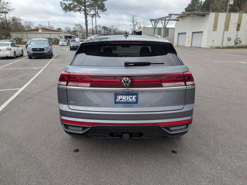 2024 Volkswagen Atlas Cross Sport 2.0T SE w/Technology