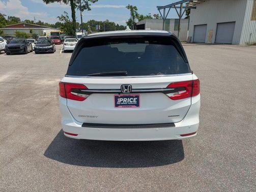 Platinum White Pearl 2023 Honda Odyssey Touring