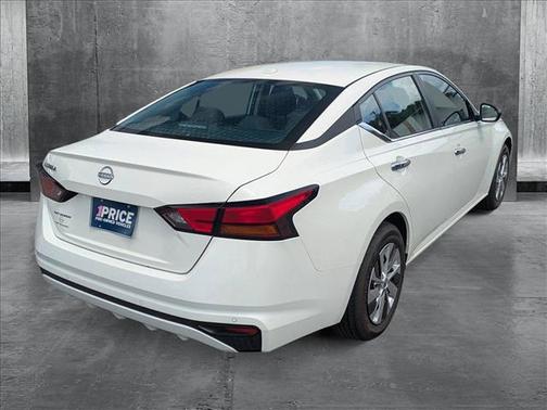 2025 Nissan Altima S FWD