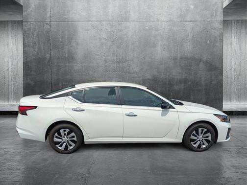 2025 Nissan Altima S FWD