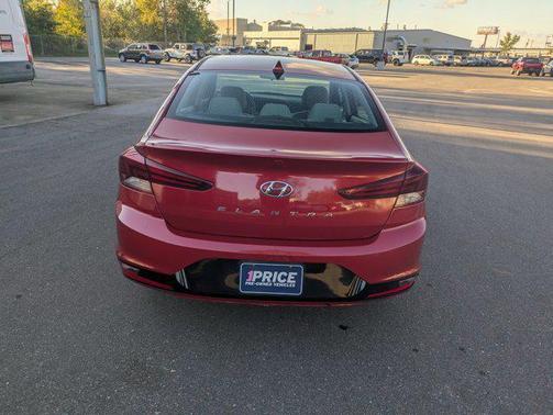 2019 Hyundai ELANTRA SEL