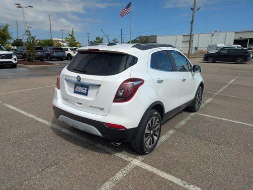 Summit White 2017 Buick Encore Preferred
