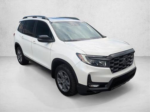 Platinum White Pearl 2025 Honda Passport