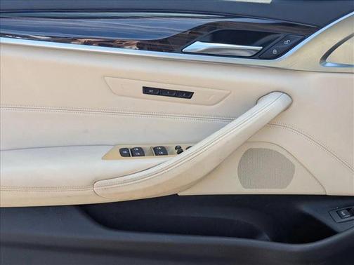 2019 BMW 530 530i
