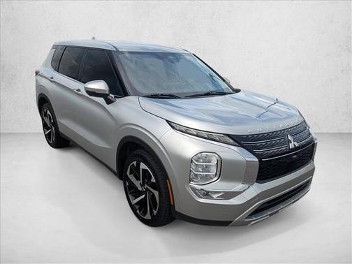 Alloy Silver Metal 2022 Mitsubishi Outlander SE
