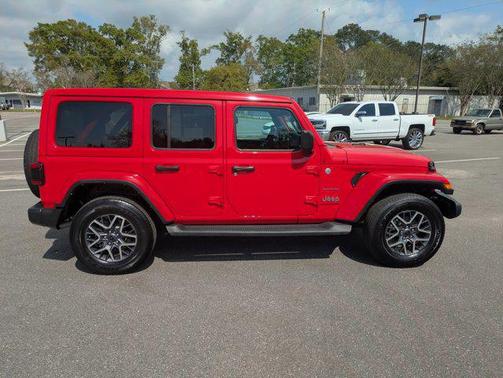 2024 Jeep Wrangler 4-Door Sahara 4x4