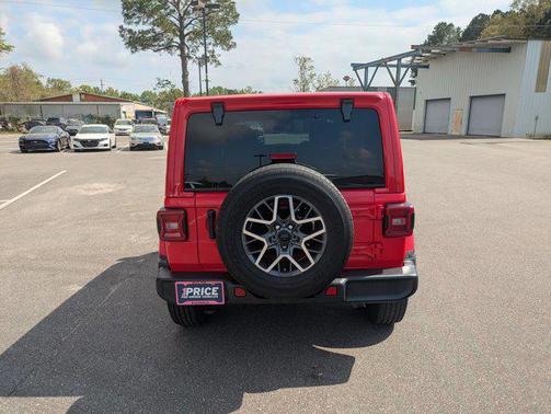 2024 Jeep Wrangler 4-Door Sahara 4x4