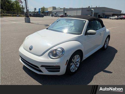 Pure White/Black Roof 2017 Volkswagen Beetle 1.8T