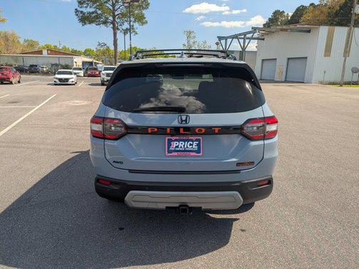 Sonic Gray Pearl 2024 Honda Pilot TrailSport