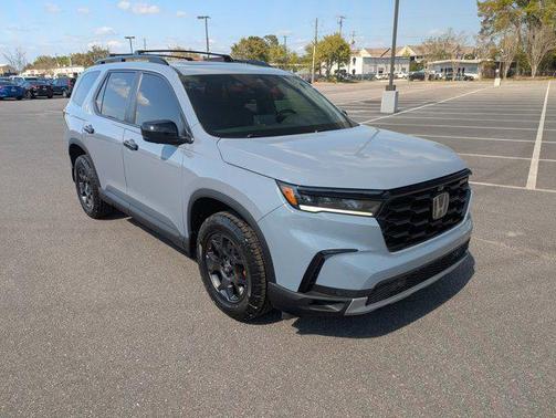 Sonic Gray Pearl 2024 Honda Pilot TrailSport