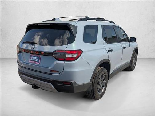 Sonic Gray Pearl 2024 Honda Pilot TrailSport
