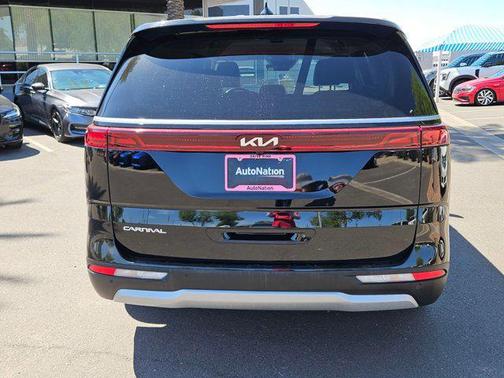 2023 Kia Carnival EX