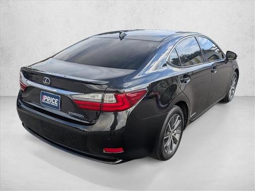 2017 Lexus ES 300h Base