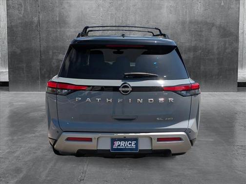 2023 Nissan Pathfinder SL 4WD