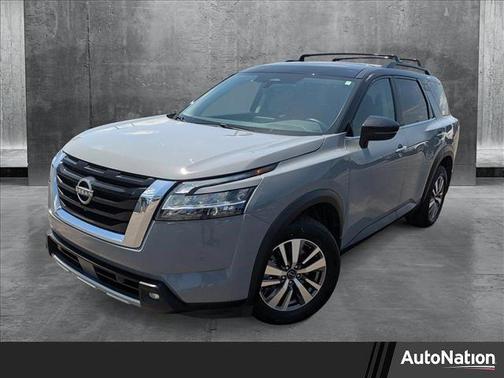 2023 Nissan Pathfinder SL 4WD