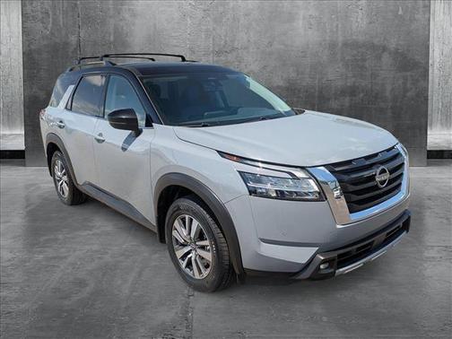 2023 Nissan Pathfinder SL 4WD