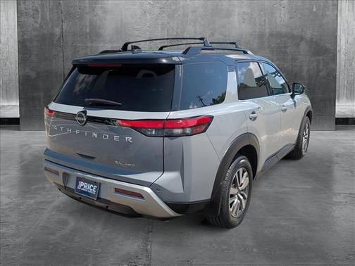 2023 Nissan Pathfinder SL 4WD