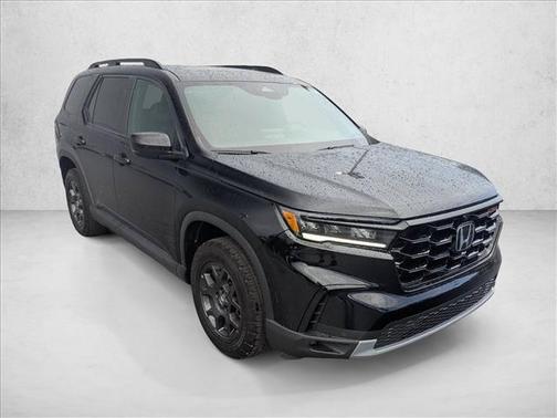 Crystal Black Pearl 2025 Honda Pilot