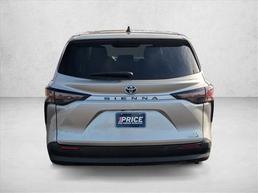 2024 Toyota Sienna LE