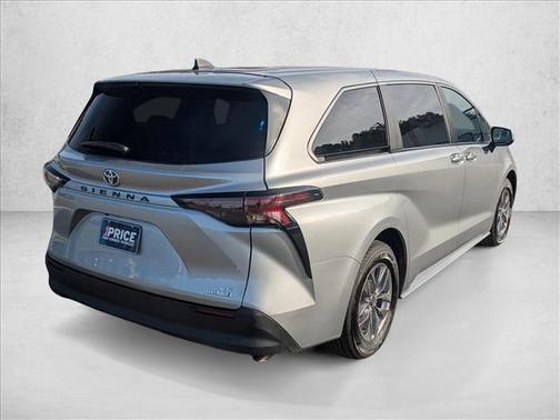 2024 Toyota Sienna LE