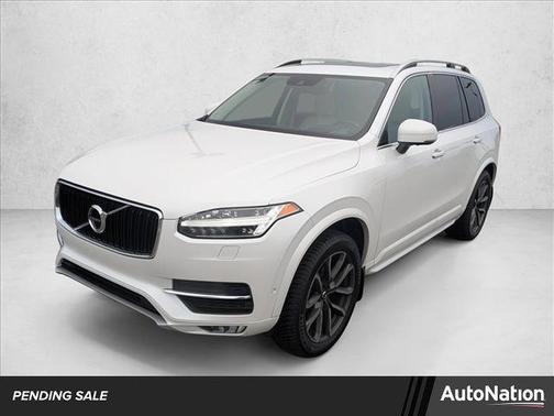 Crystal White Metallic 2018 Volvo XC90 T5 Momentum