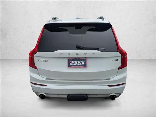 2018 Volvo XC90 T5 Momentum