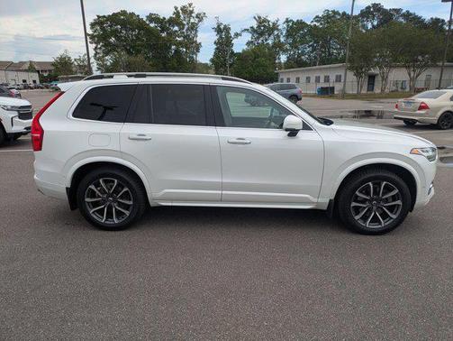 2018 Volvo XC90 T5 Momentum