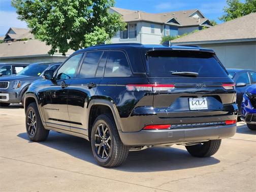 2024 Jeep Grand Cherokee Laredo