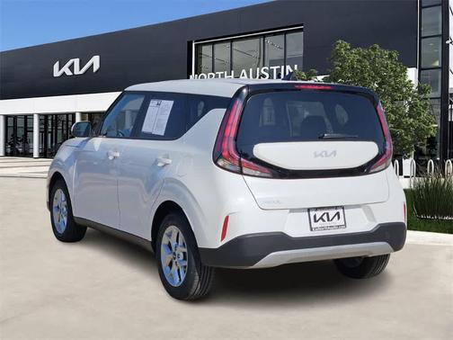 2024 Kia Soul LX