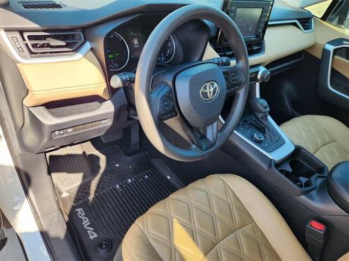 2020 Toyota RAV4 Hybrid XLE