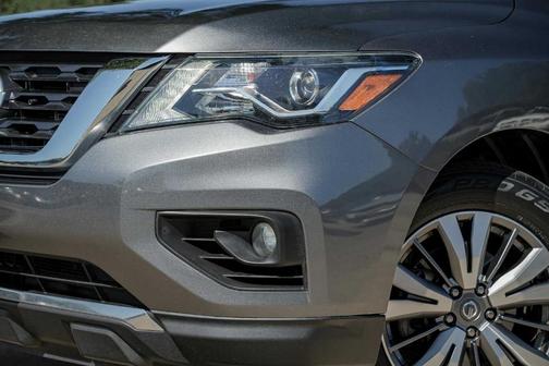 2019 Nissan Pathfinder SV