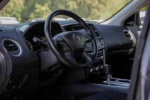 2019 Nissan Pathfinder SV