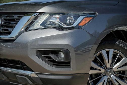 2019 Nissan Pathfinder SV