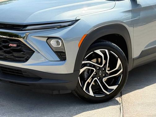 Sterling Gray Metallic 2025 Chevrolet Trailblazer RS