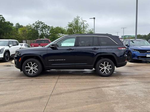 Midnight Sky 2024 Jeep Grand Cherokee Limited