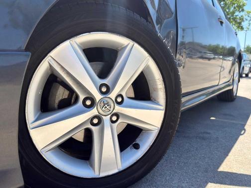 Magnetic Gray Metallic 2010 Toyota Camry SE
