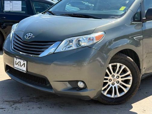 Cypress Pearl 2012 Toyota Sienna XLE