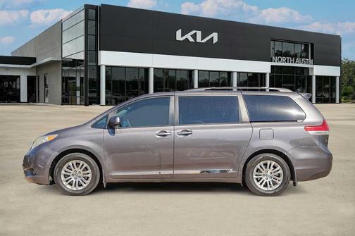 2013 Toyota Sienna XLE