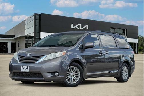 2013 Toyota Sienna XLE