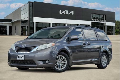 2013 Toyota Sienna XLE