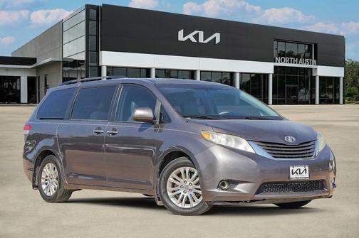 2013 Toyota Sienna XLE