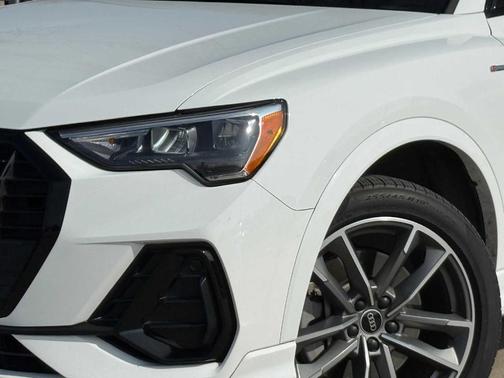 2022 Audi Q3 45 S line Premium