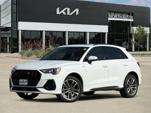 2022 Audi Q3 45 S line Premium