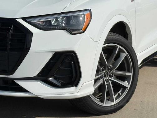 2022 Audi Q3 45 S line Premium