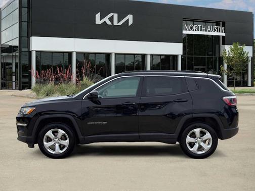 Diamond Black 2019 Jeep Compass Latitude