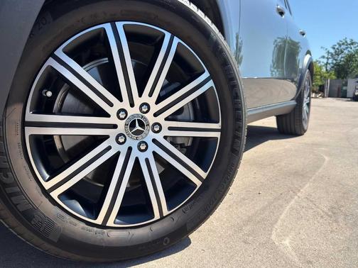 Gray Metallic 2025 Mercedes-Benz GLE 450 4MATIC