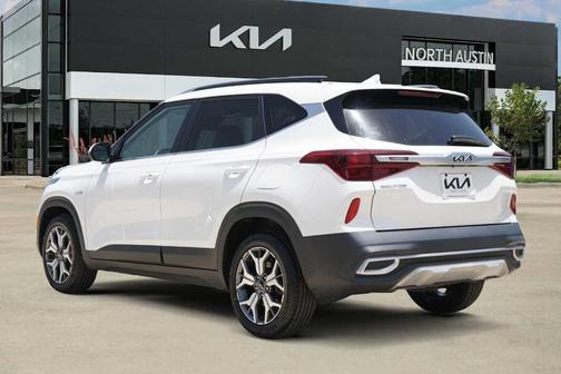 Snow White Pearl 2022 Kia Seltos EX