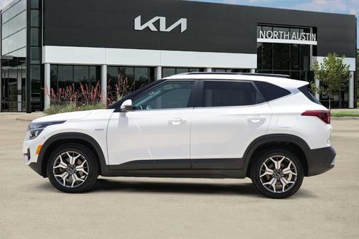 Snow White Pearl 2022 Kia Seltos EX