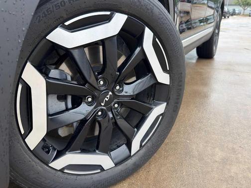Ebony Black 2024 Kia Telluride S