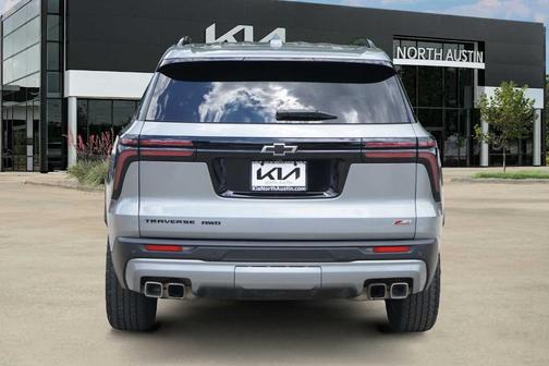 Sterling Gray Metallic 2024 Chevrolet Traverse Z71